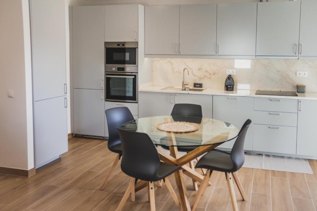 Lovely & Bright Renovated Apt. W/ Balcony In Лагос Екстериор снимка