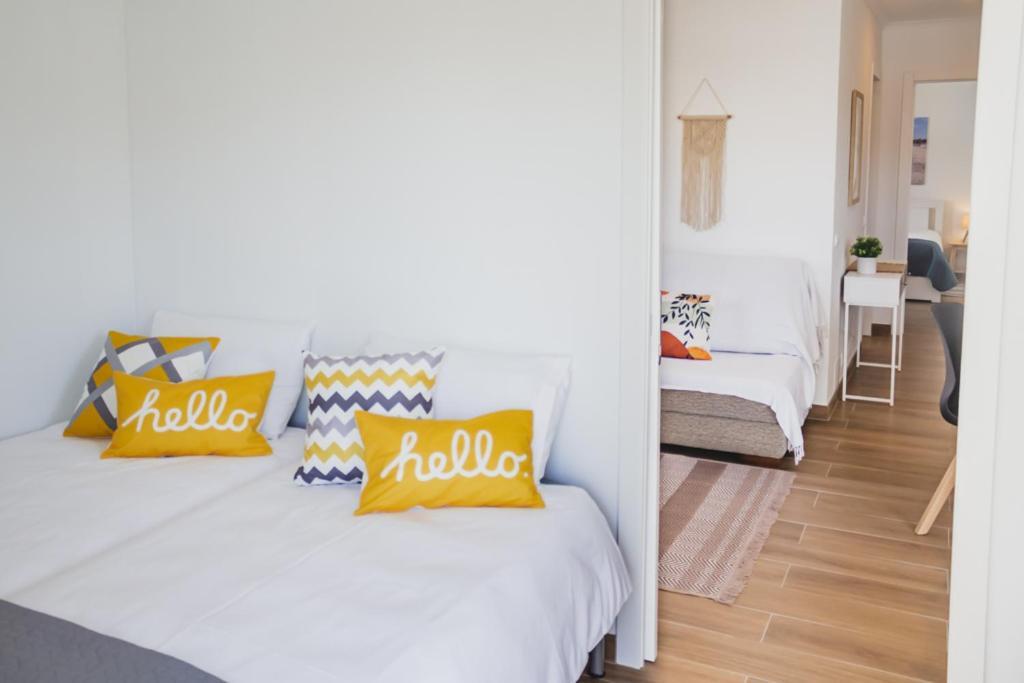 Lovely & Bright Renovated Apt. W/ Balcony In Лагос Екстериор снимка